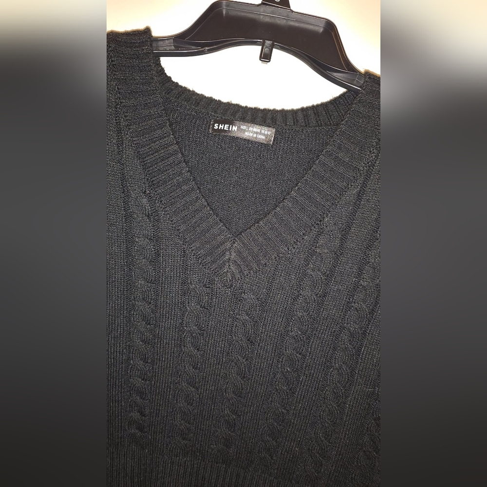 SHEIN Women's V-Neck Black Sweater Vest Size Large Great Condition Worn Once